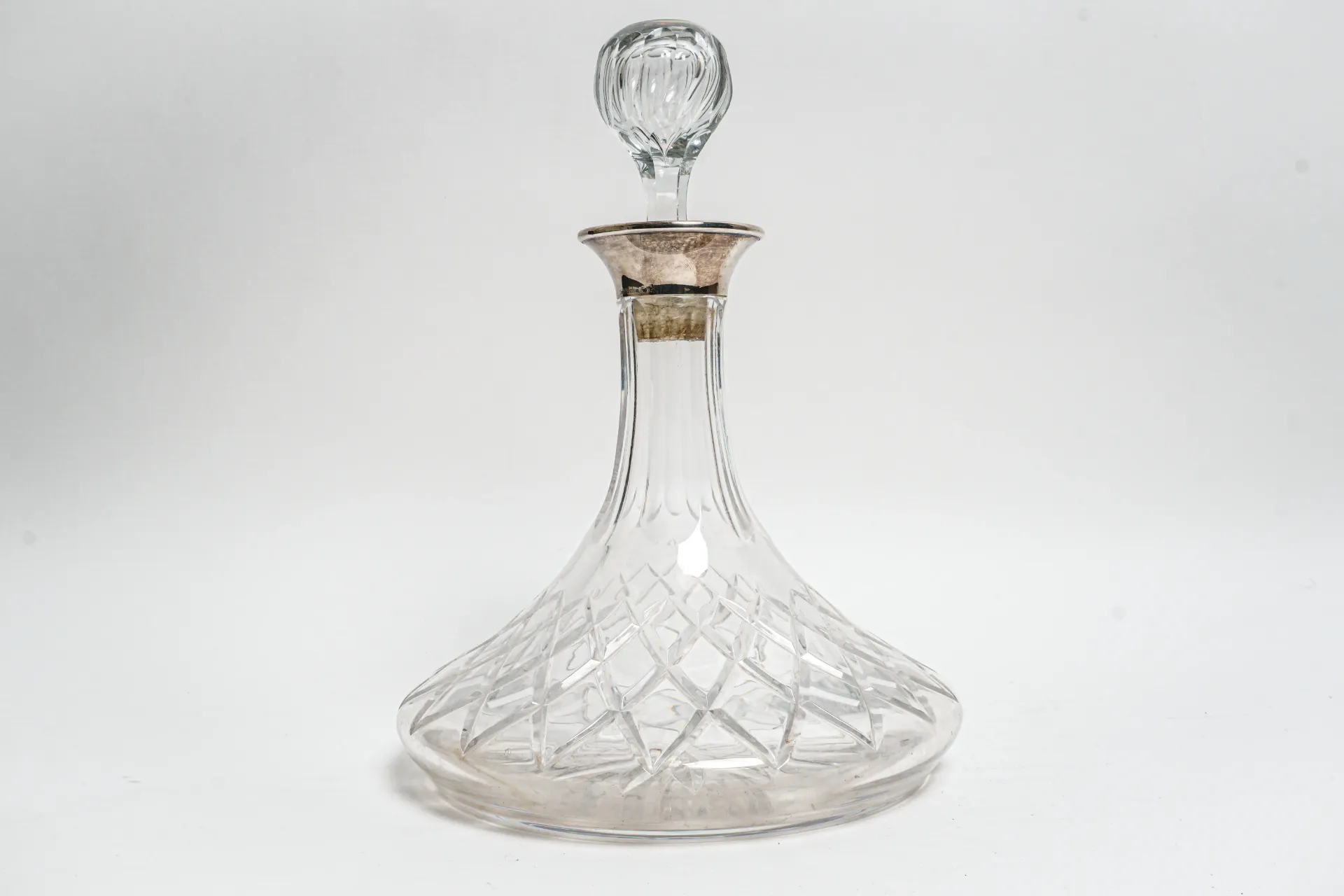 Carafe à vin en cristal taillé, bague argent 925, Allemagne fin XIXe – début XXe