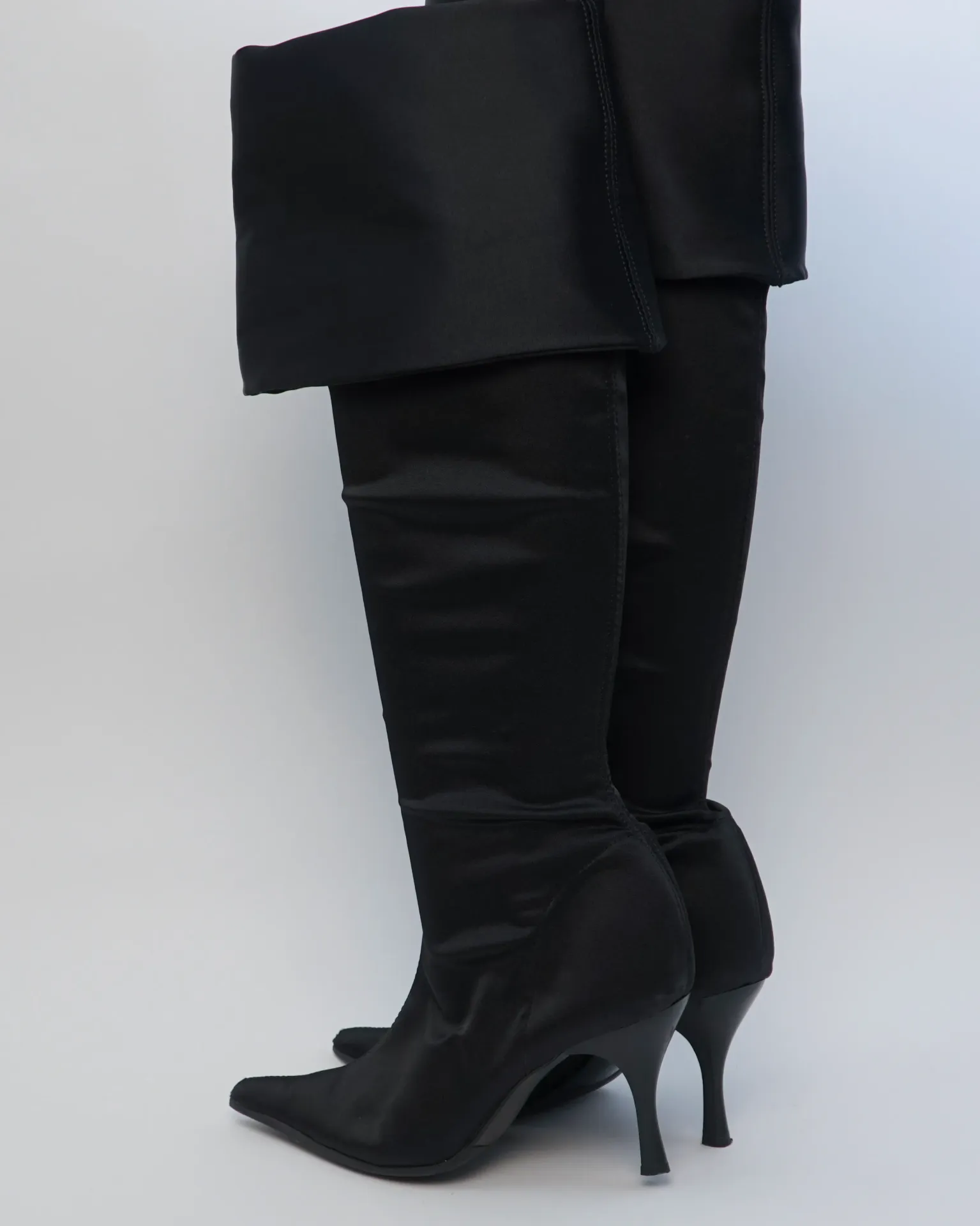 Bottes hautes femme en textile noir extensible
