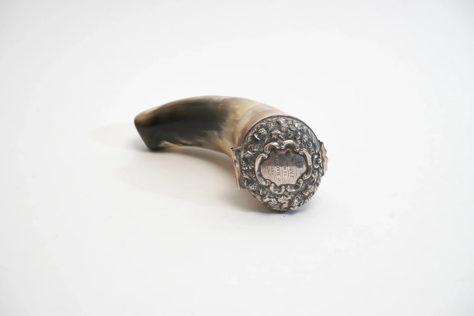 [10193] Tabatière ancienne en corne décorative avec inscription