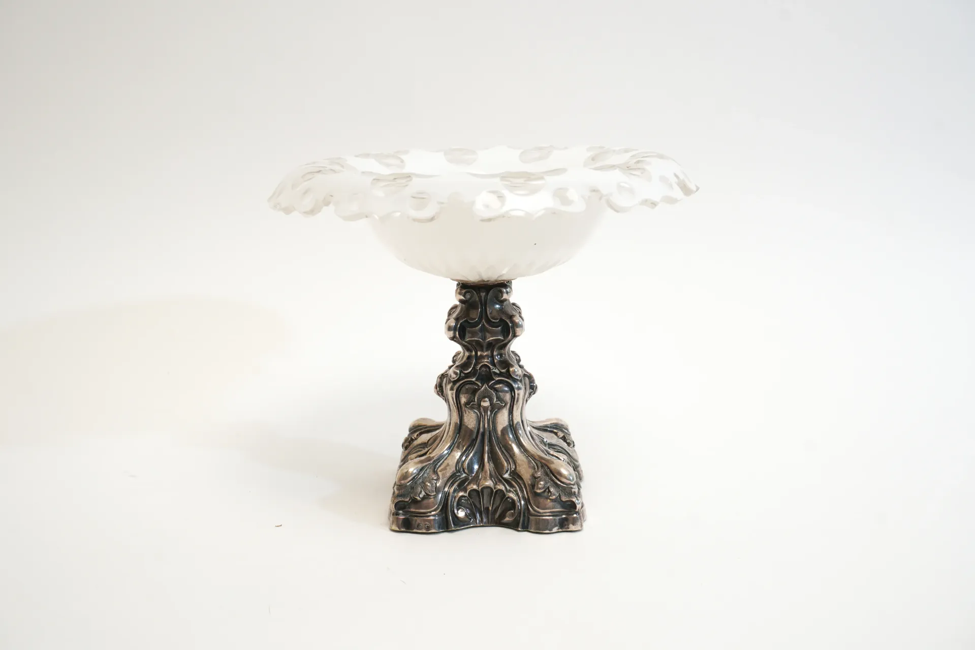 [DV10-08] Coupe à fruit Mid-century Autrichienne présumé en argent massif