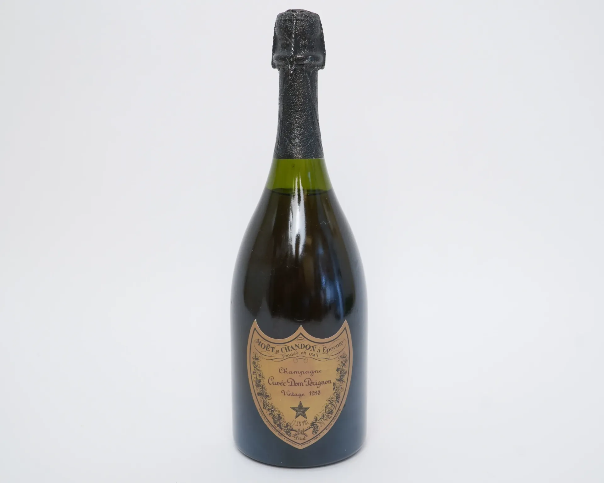 [24001] Bouteille de Champagne Dom Pérignon Vintage 1983 – Moët & Chandon